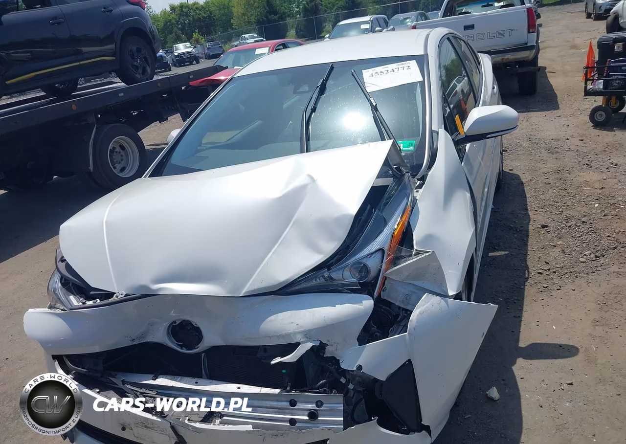 2018 Toyota Prius Three VIN:JTDKARFU4J3057502 - 12