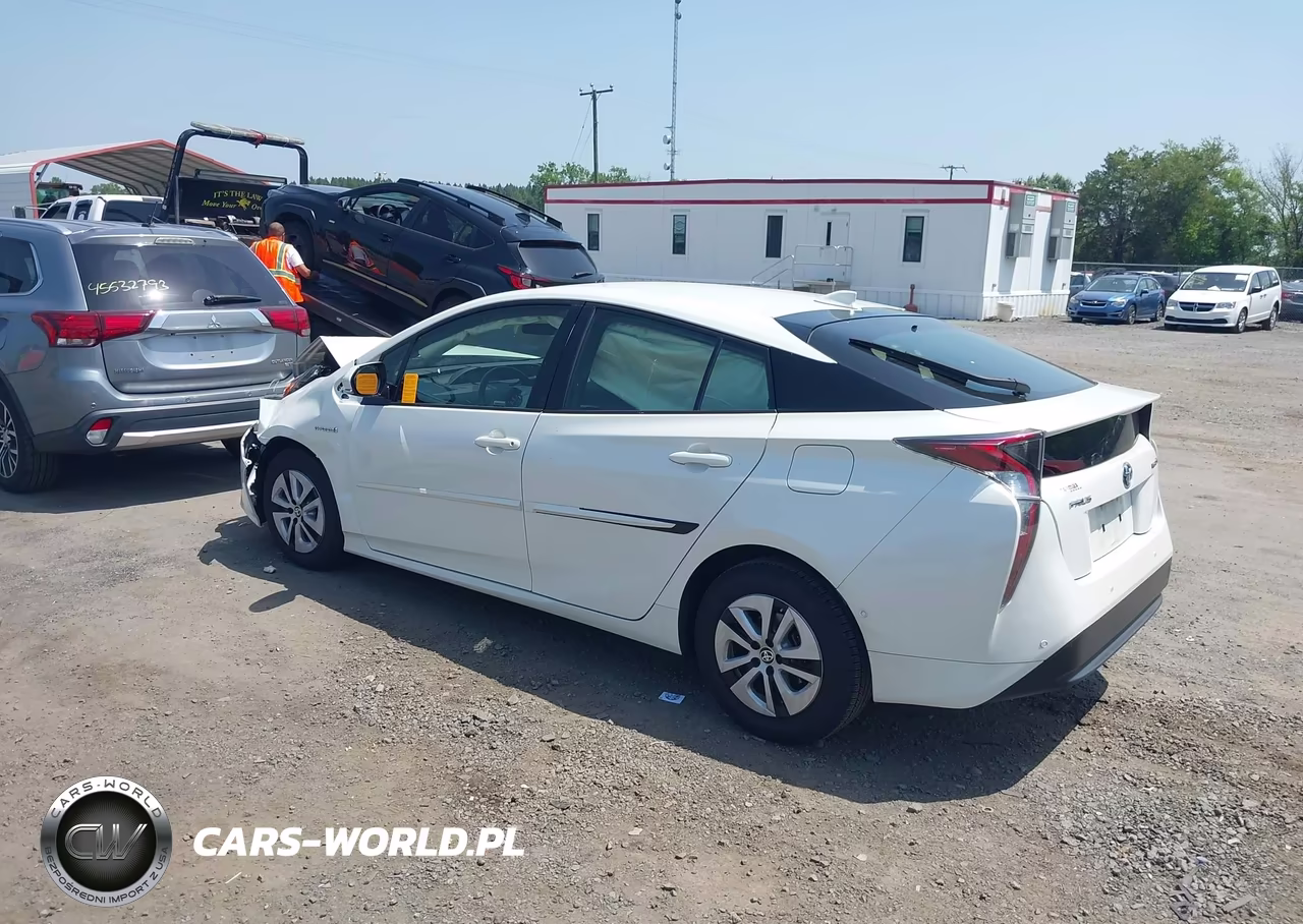 2018 Toyota Prius Three VIN:JTDKARFU4J3057502 - 3