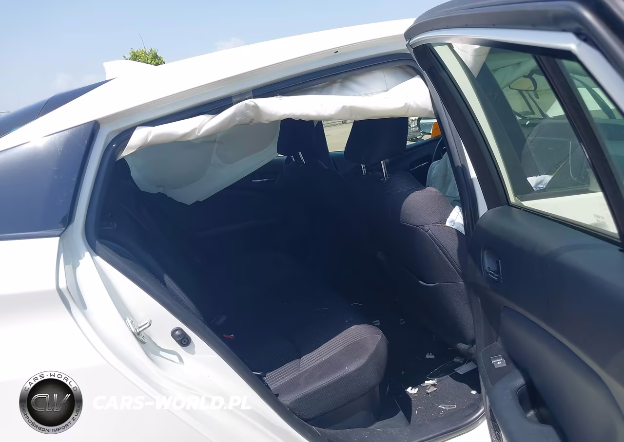 2018 Toyota Prius Three VIN:JTDKARFU4J3057502 - 8