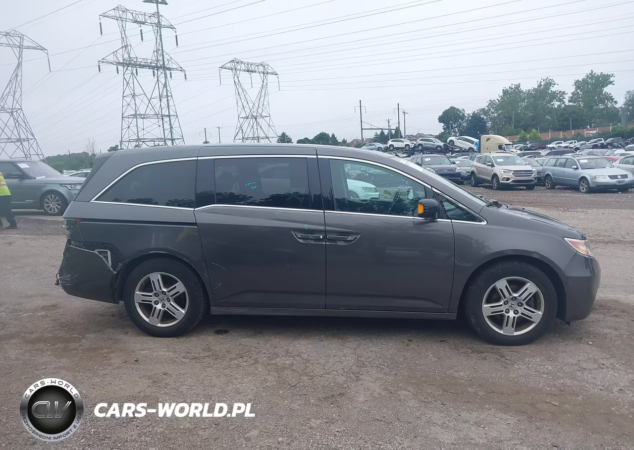 2013 Honda Odyssey Touring-Touring Elite VIN:5FNRL5H94DB004333 - 13