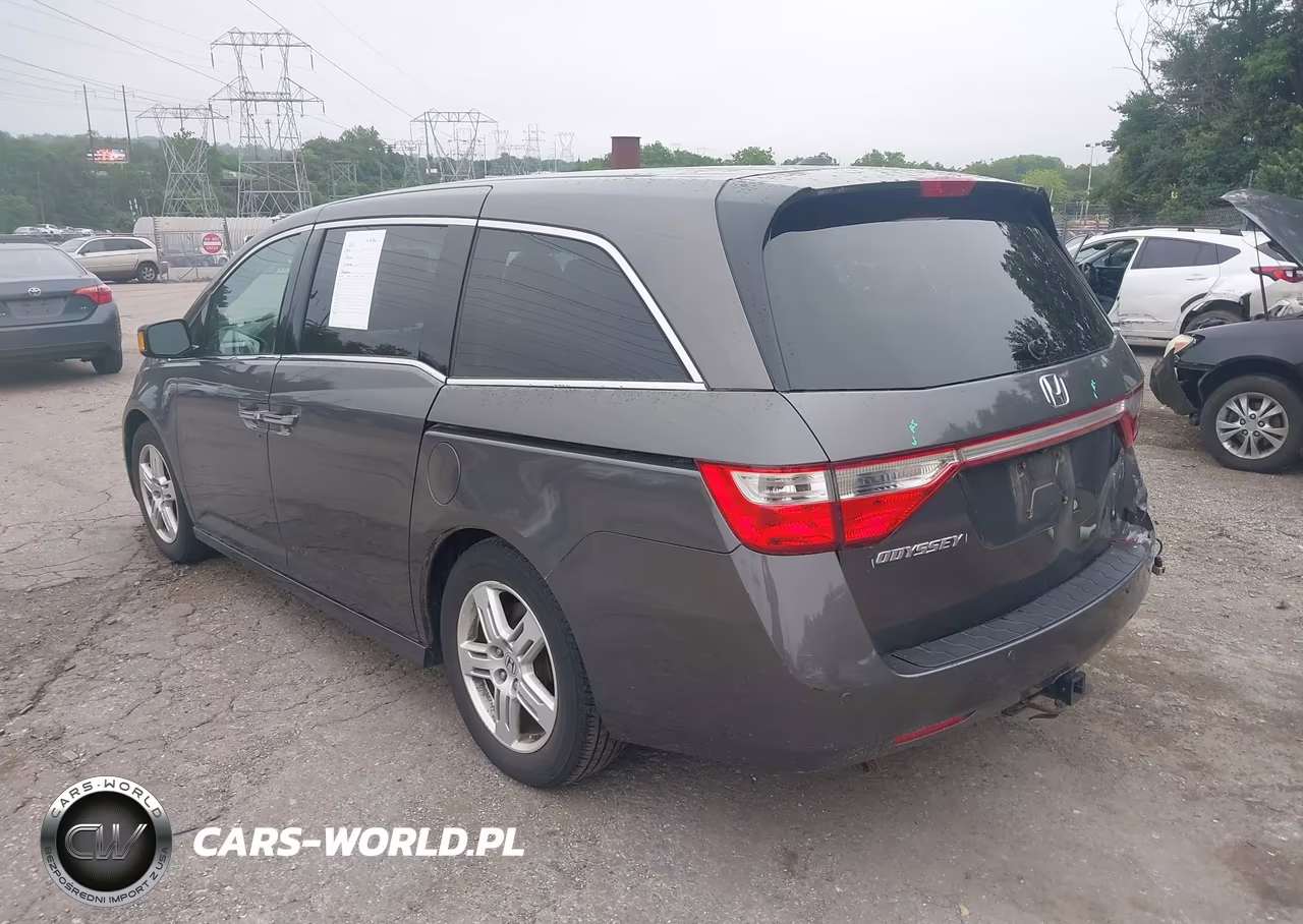 2013 Honda Odyssey Touring-Touring Elite VIN:5FNRL5H94DB004333 - 3