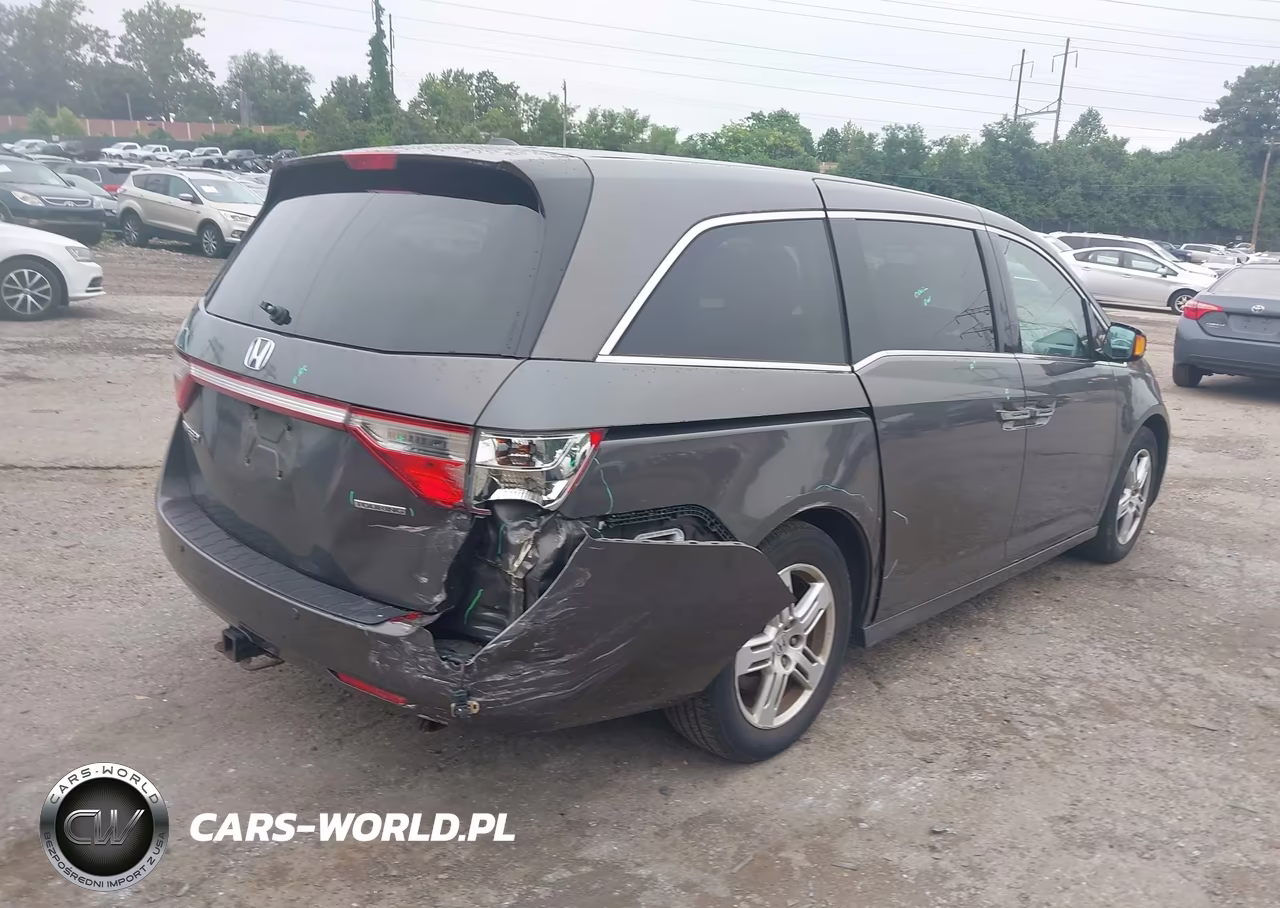 2013 Honda Odyssey Touring-Touring Elite VIN:5FNRL5H94DB004333 - 4