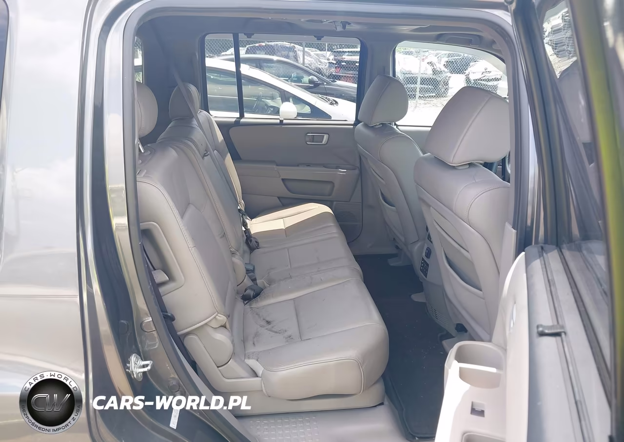2011 Honda Pilot Touring VIN:5FNYF4H98BB025826 - 8