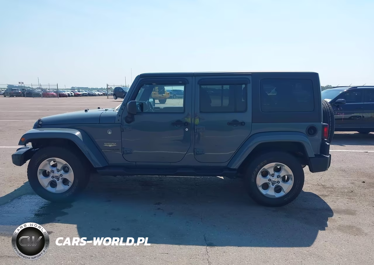 2015 Jeep Wrangler Unlimited Sahara VIN:1C4BJWEG8FL586596 - 14