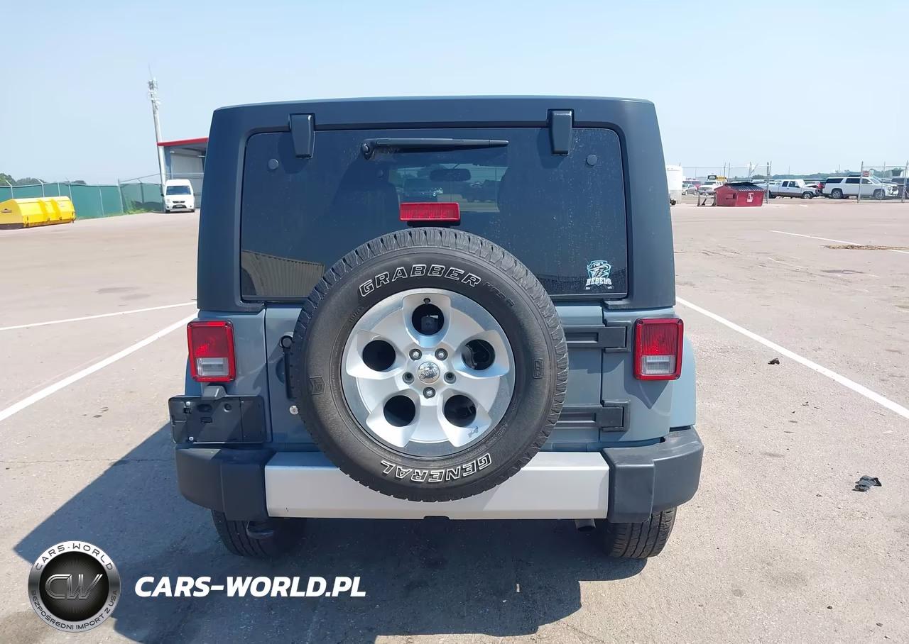 2015 Jeep Wrangler Unlimited Sahara VIN:1C4BJWEG8FL586596 - 16