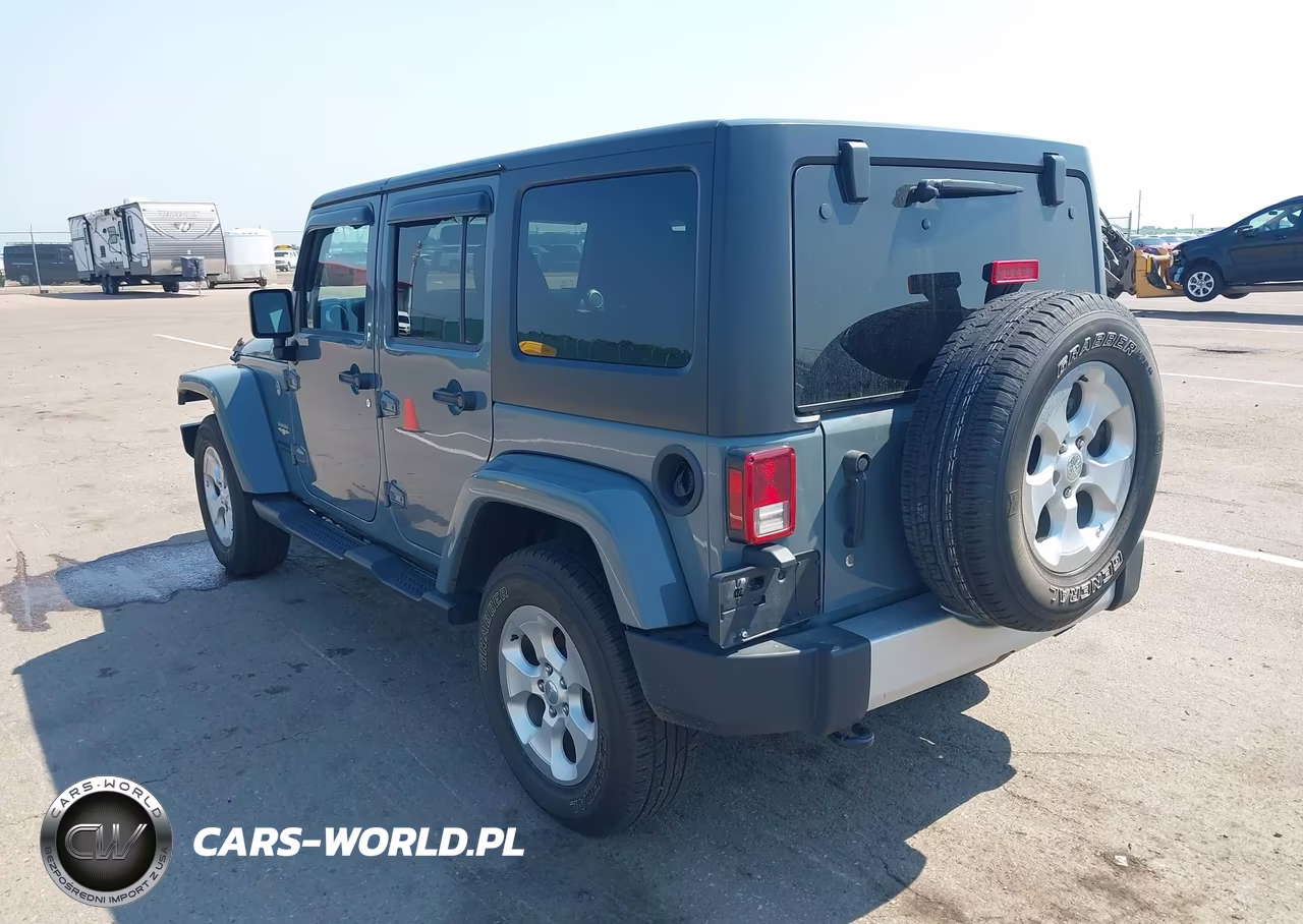 2015 Jeep Wrangler Unlimited Sahara VIN:1C4BJWEG8FL586596 - 3