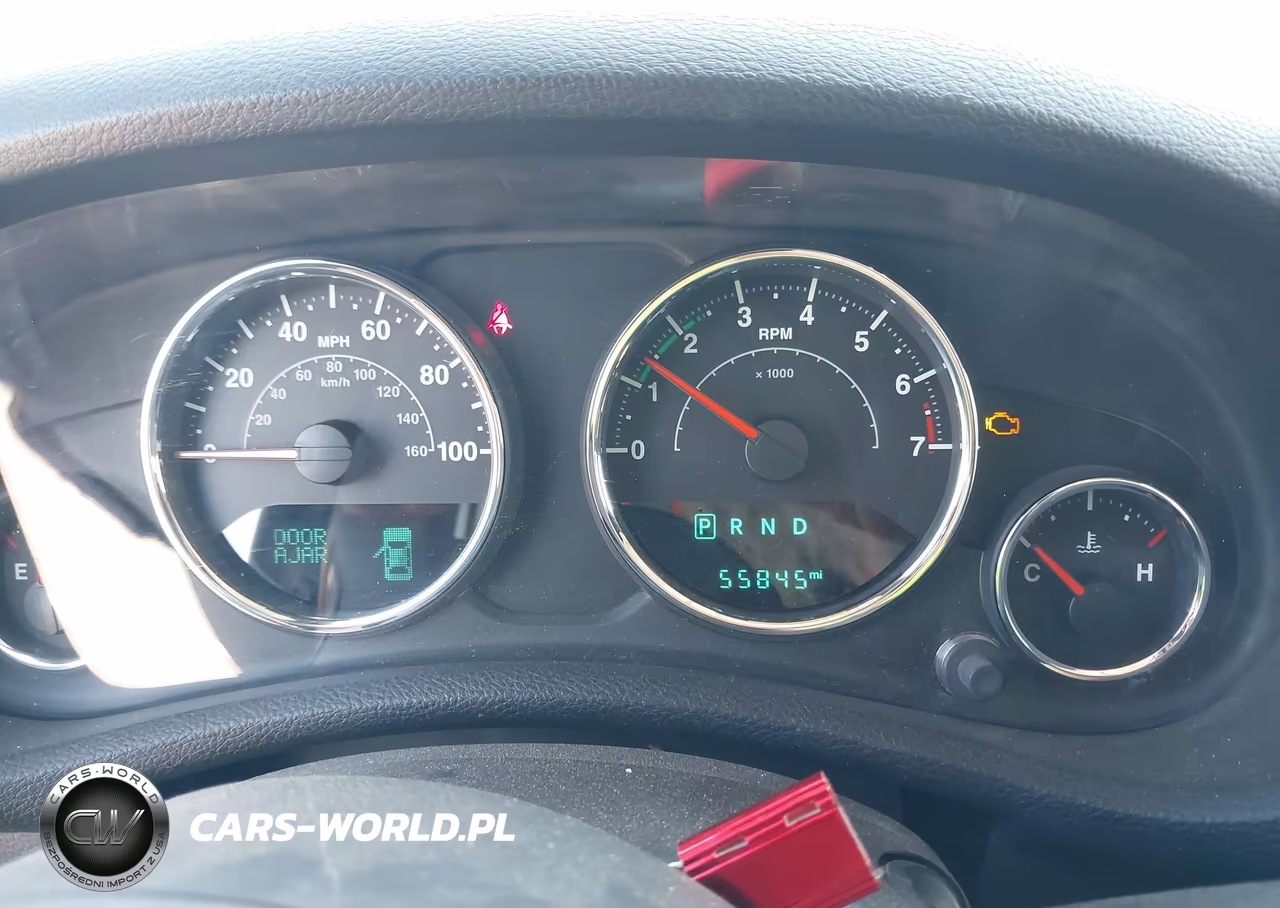 2015 Jeep Wrangler Unlimited Sahara VIN:1C4BJWEG8FL586596 - 7