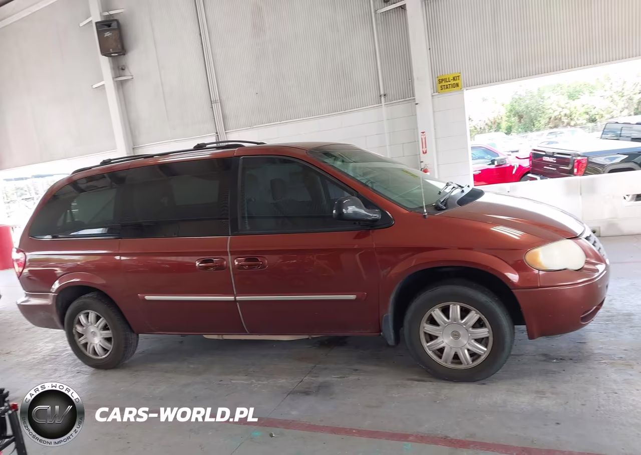2007 Chrysler Town & Country Touring VIN:2A4GP54L77R298603 - 13