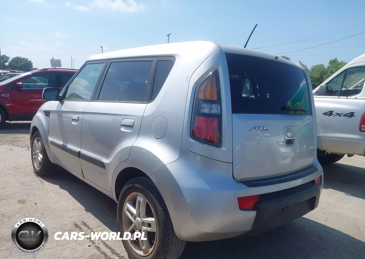2010 Kia Soul + VIN:KNDJT2A26A7112351 - 3