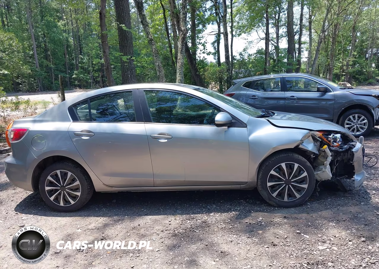 2013 Mazda Mazda3 I Sport VIN:JM1BL1U72D1757138 - 13