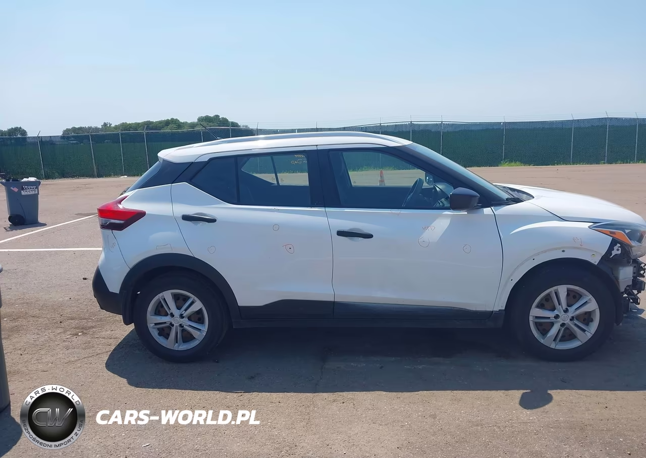 2019 Nissan Kicks S VIN:3N1CP5CU7KL495780 - 14