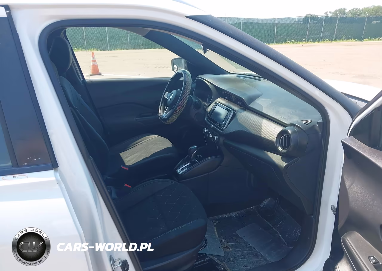 2019 Nissan Kicks S VIN:3N1CP5CU7KL495780 - 5