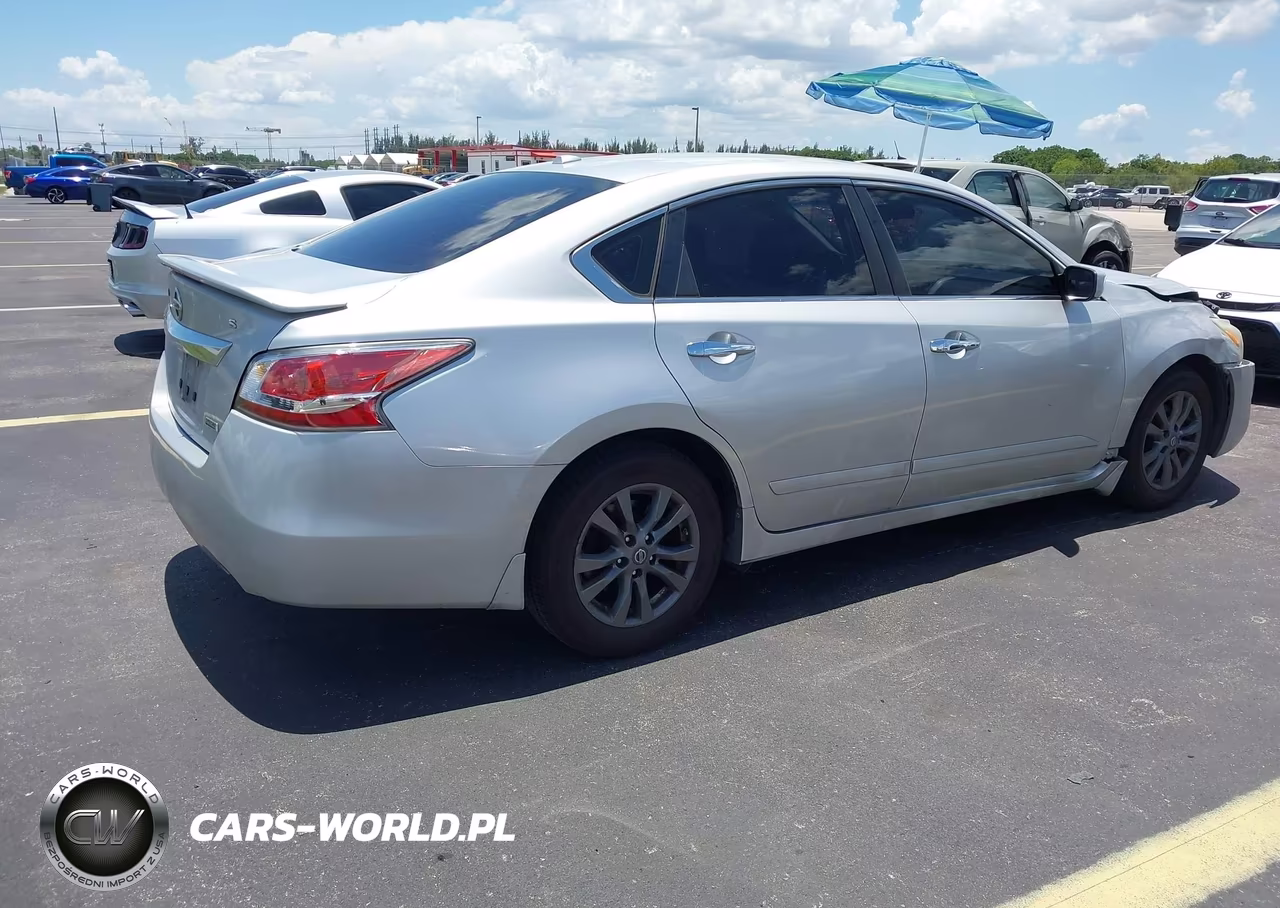 2015 Nissan Altima 2.5 S VIN:1N4AL3AP3FN903611 - 4