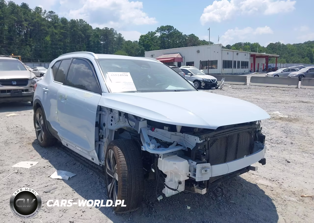 2024 Volvo Xc40 B5 Plus Bright Theme – zdjęcie 1 z 16