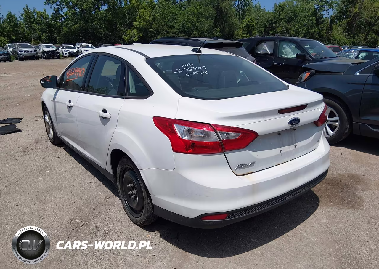 2014 Ford Focus Se VIN:1FADP3F23EL425134 - 3