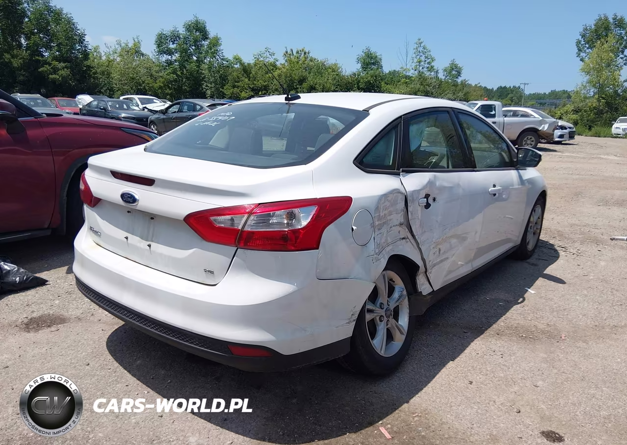 2014 Ford Focus Se VIN:1FADP3F23EL425134 - 4