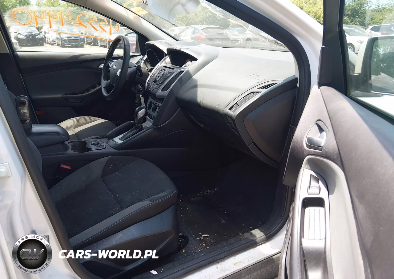 2014 Ford Focus Se VIN:1FADP3F23EL425134 - 5
