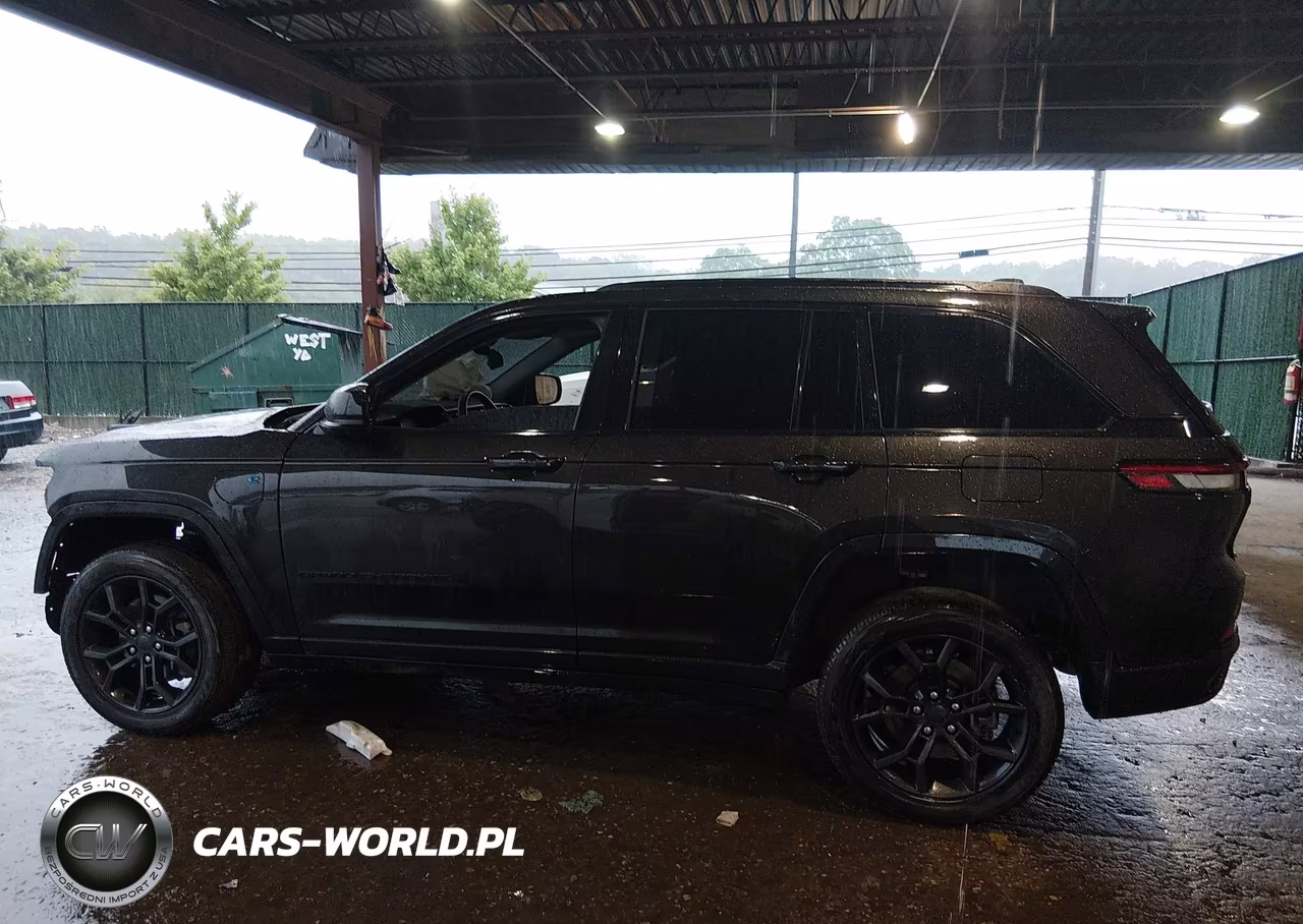 2023 Jeep Grand Cherokee 4Xe 30Th Anniversary VIN:1C4RJYB62P8905100 - 14