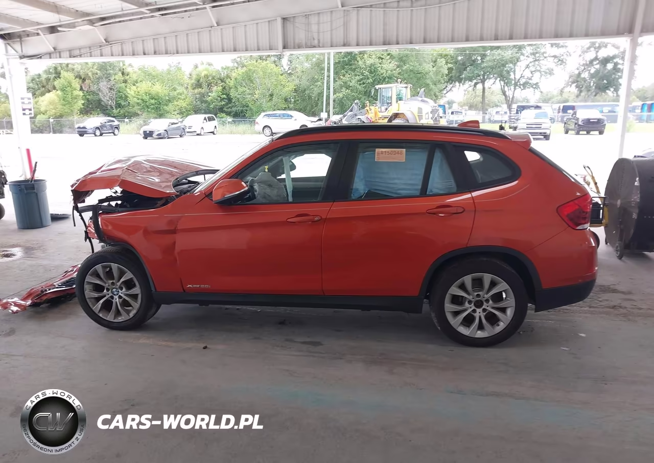 2014 BMW X1 xDrive28I VIN:WBAVL1C51EVR93512 - 14