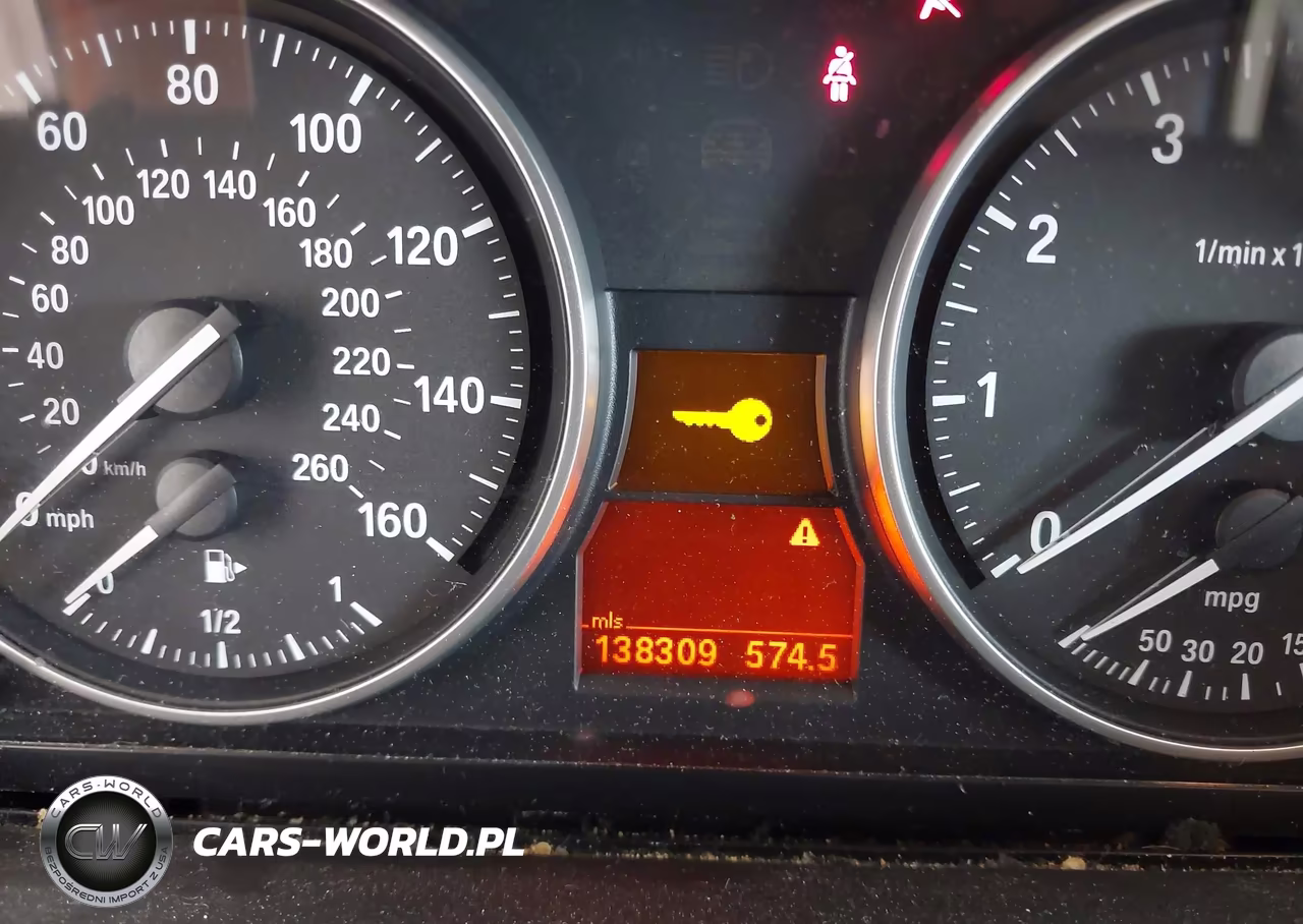 2014 BMW X1 xDrive28I VIN:WBAVL1C51EVR93512 - 15