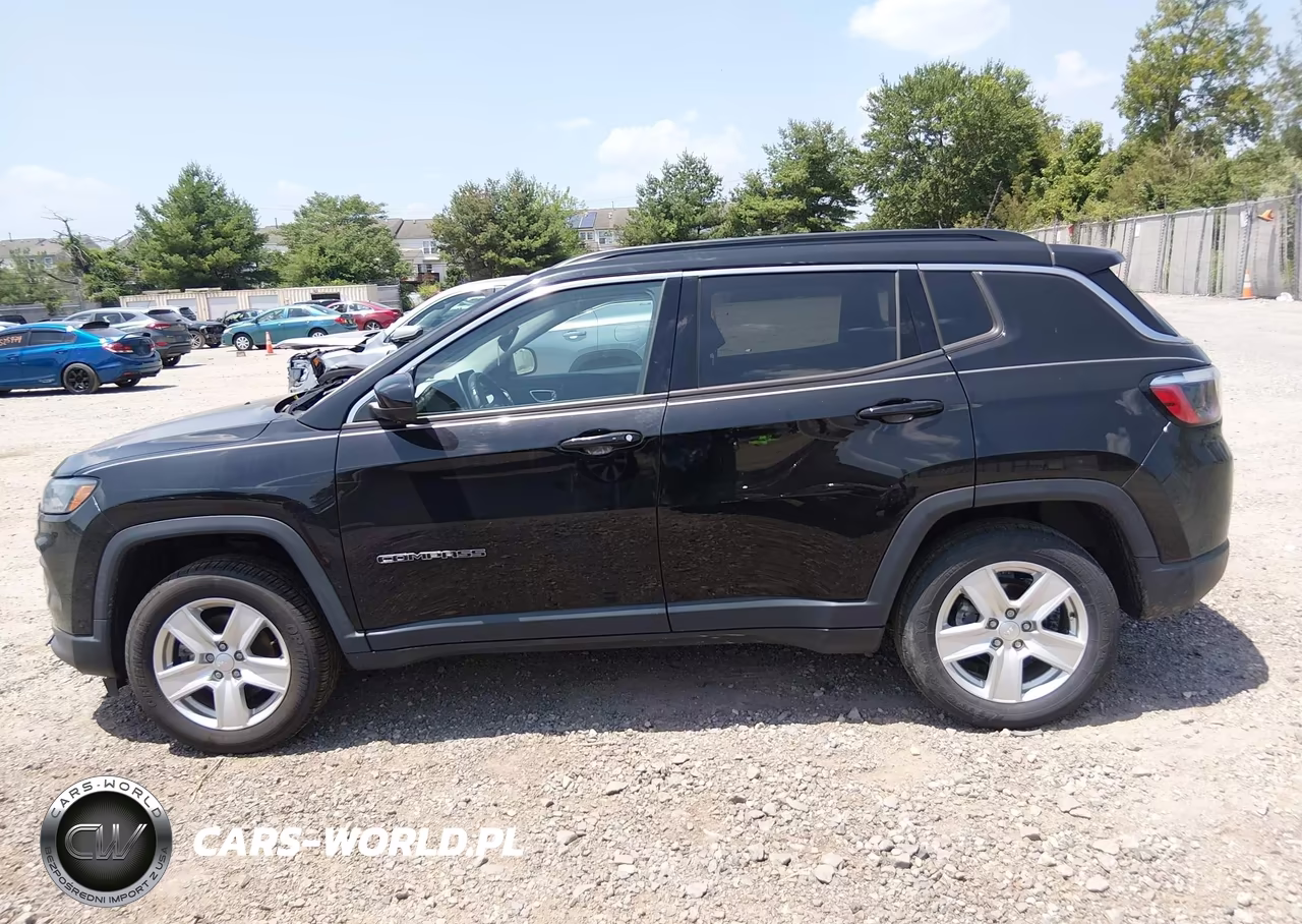 2022 Jeep Compass Latitude 4X4 VIN:3C4NJDBBXNT136199 - 14