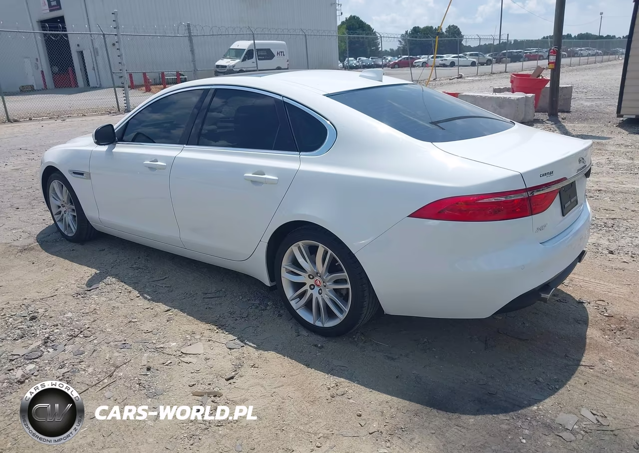 2017 Jaguar Xf 35T Prestige VIN:SAJBK4BVXHCY44125 - 3