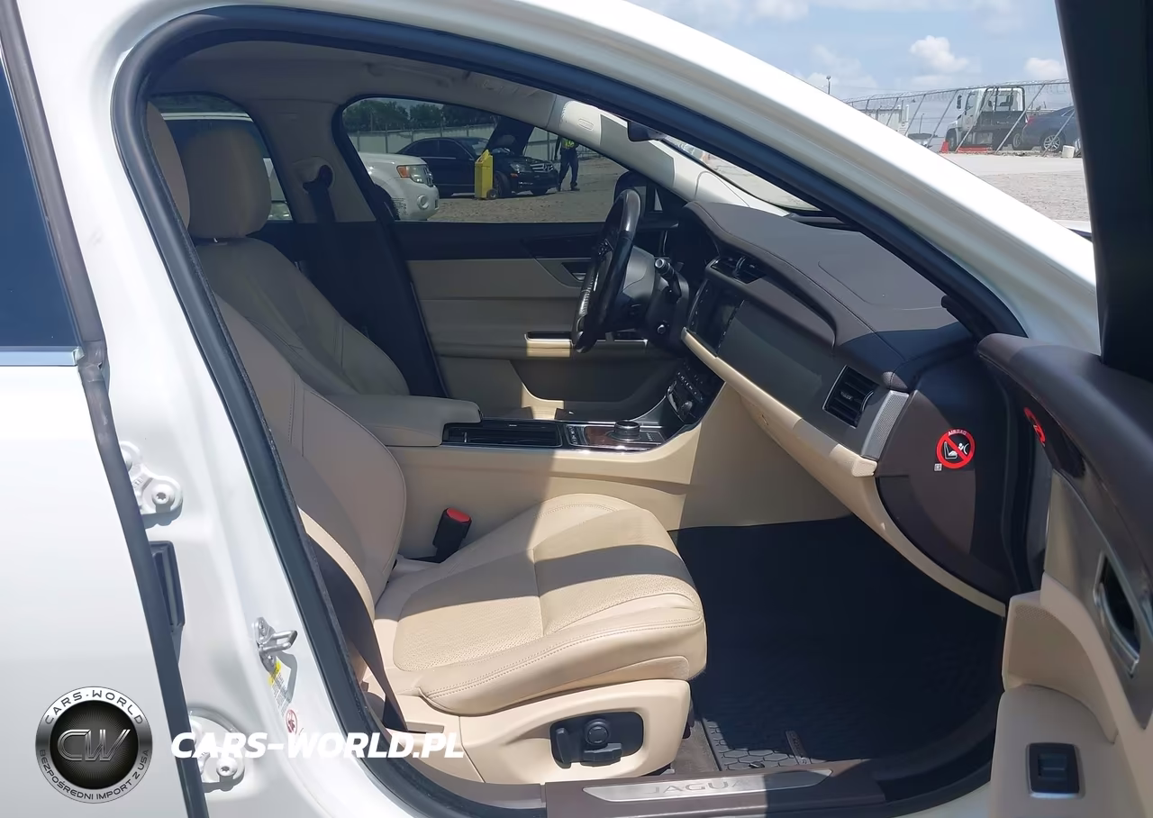 2017 Jaguar Xf 35T Prestige VIN:SAJBK4BVXHCY44125 - 5