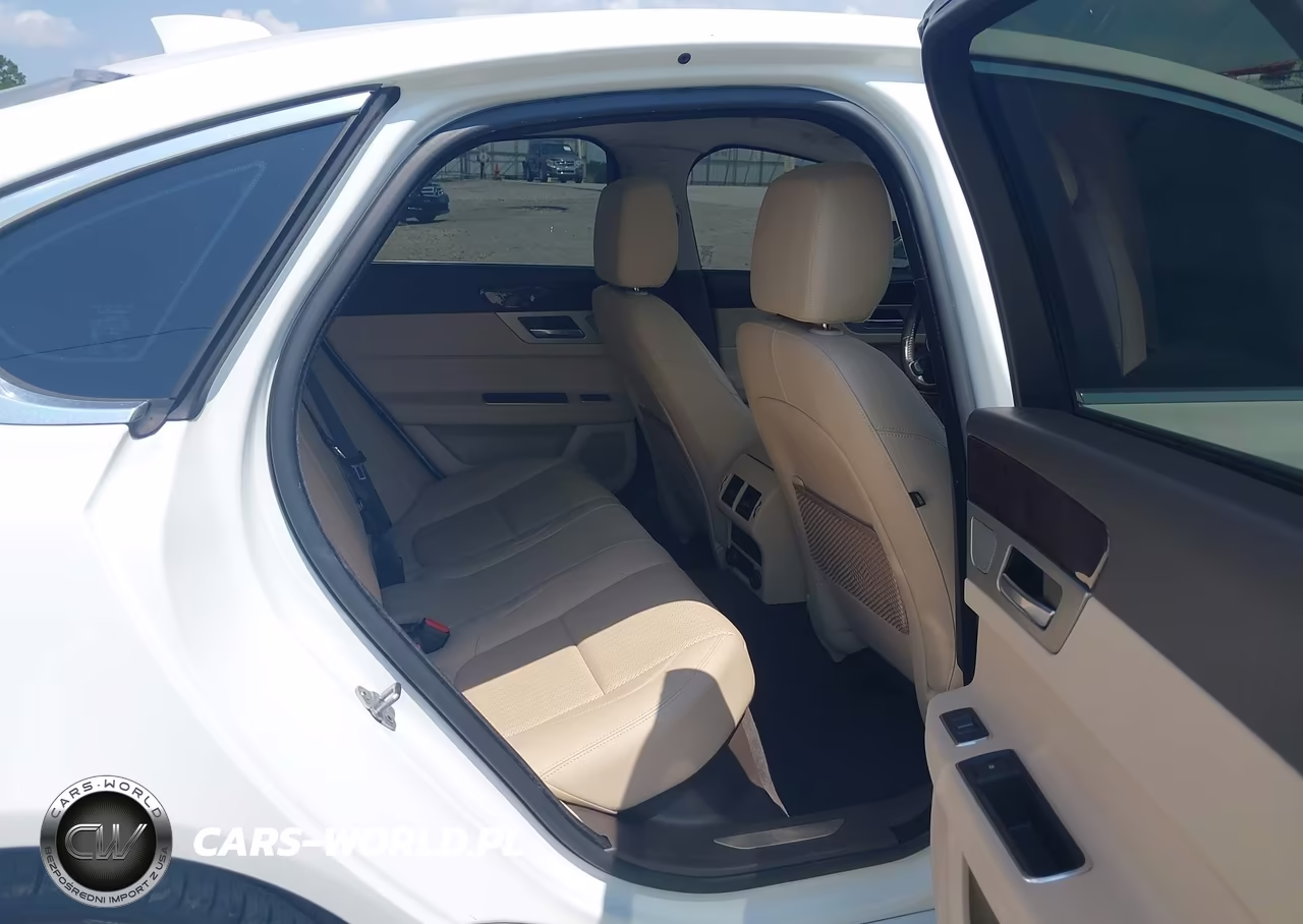 2017 Jaguar Xf 35T Prestige VIN:SAJBK4BVXHCY44125 - 8