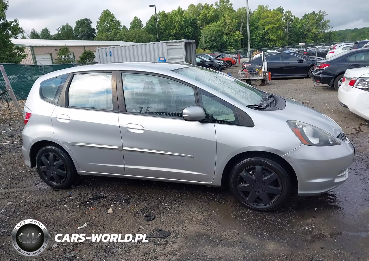 2013 Honda Fit VIN:JHMGE8H39DC032509 - 13