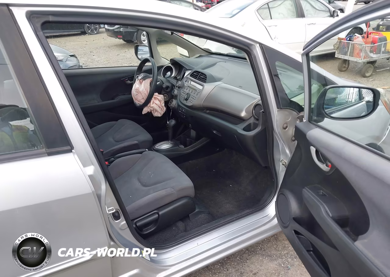 2013 Honda Fit VIN:JHMGE8H39DC032509 - 5