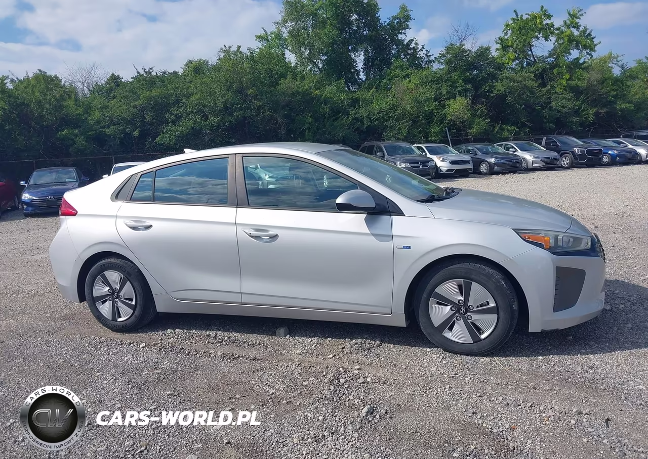 2018 Hyundai Ioniq Hybrid Blue VIN:KMHC65LC1JU076590 - 14