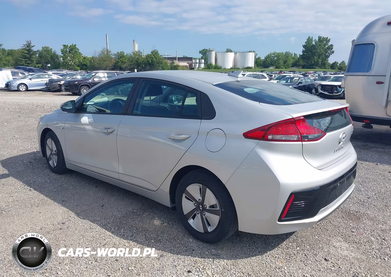 2018 Hyundai Ioniq Hybrid Blue VIN:KMHC65LC1JU076590 - 3