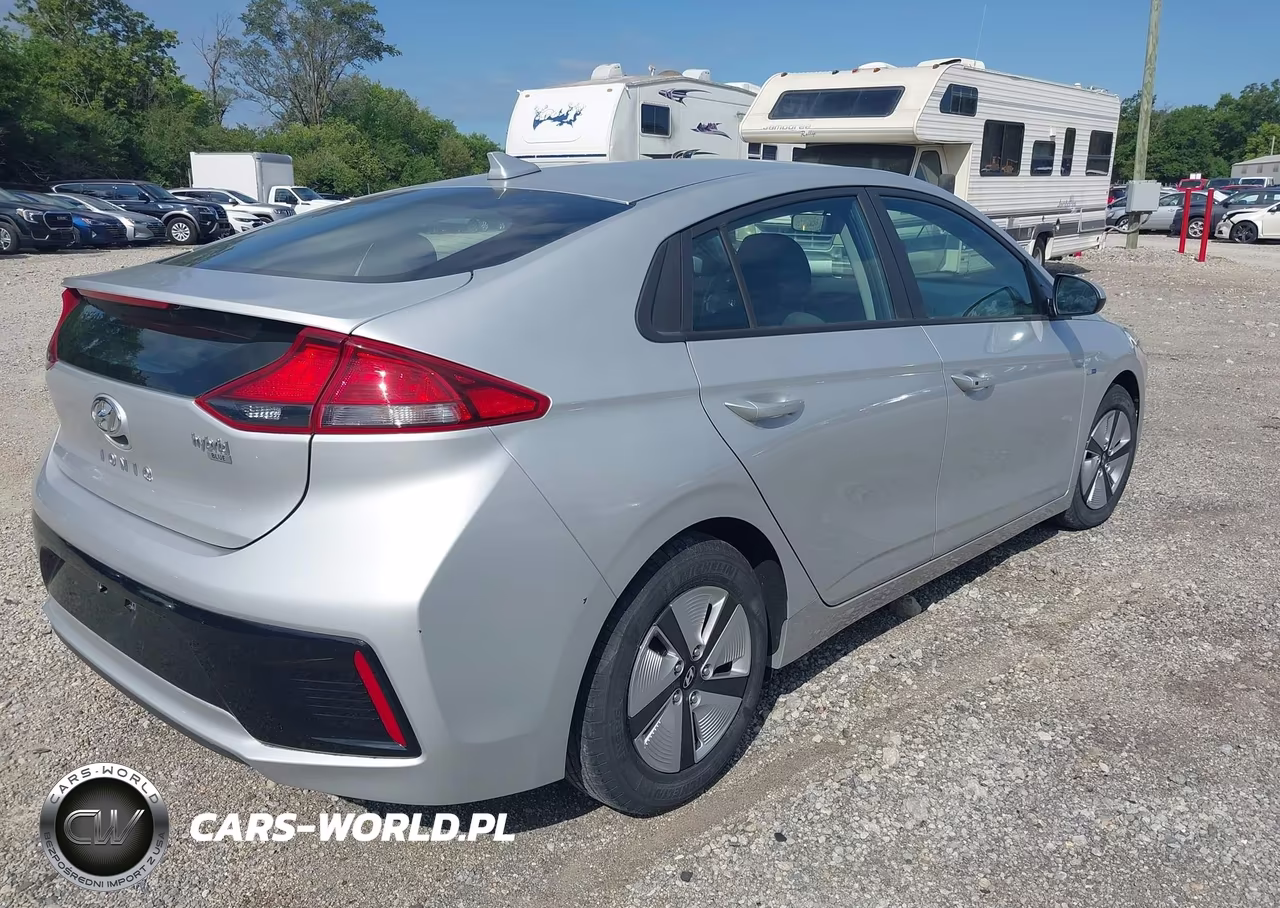 2018 Hyundai Ioniq Hybrid Blue VIN:KMHC65LC1JU076590 - 4