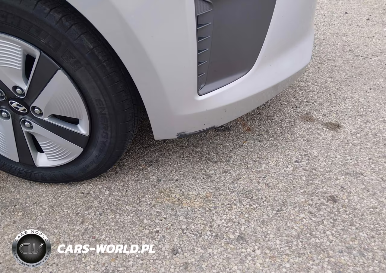 2018 Hyundai Ioniq Hybrid Blue VIN:KMHC65LC1JU076590 - 6