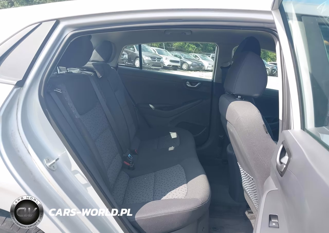 2018 Hyundai Ioniq Hybrid Blue VIN:KMHC65LC1JU076590 - 8