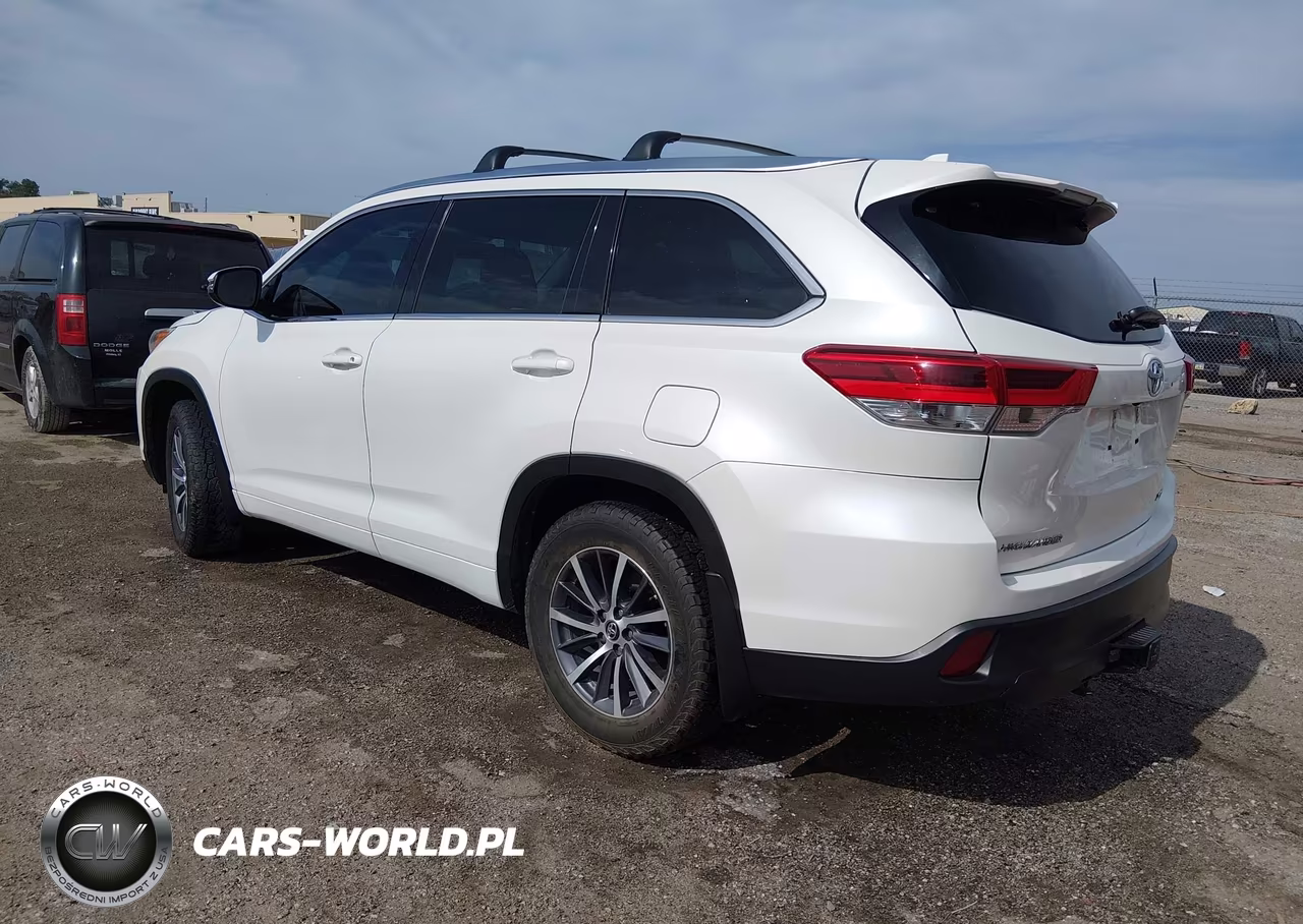 2017 Toyota Highlander Xle VIN:5TDJZRFH6HS514410 - 3