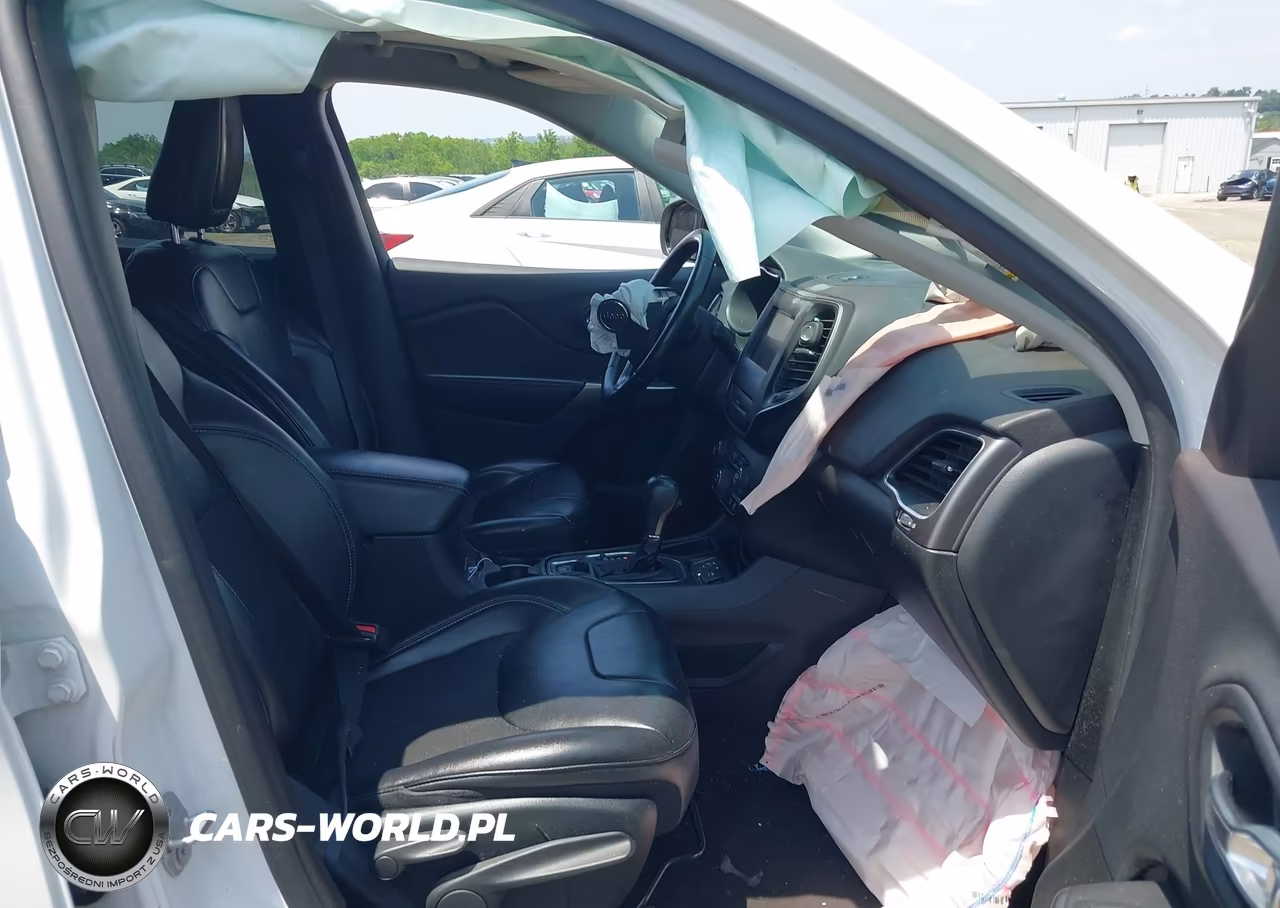 2019 Jeep Cherokee Latitude Plus Fwd VIN:1C4PJLLB6KD202265 - 5