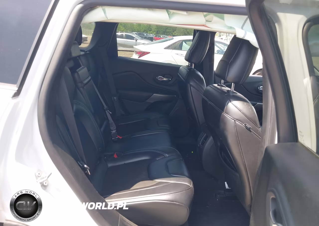 2019 Jeep Cherokee Latitude Plus Fwd VIN:1C4PJLLB6KD202265 - 8