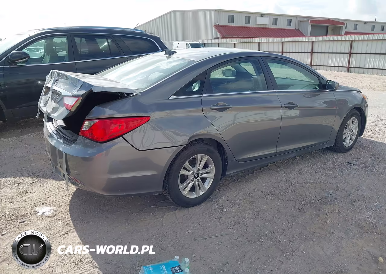2013 Hyundai Sonata Gls VIN:5NPEB4AC5DH749398 - 4