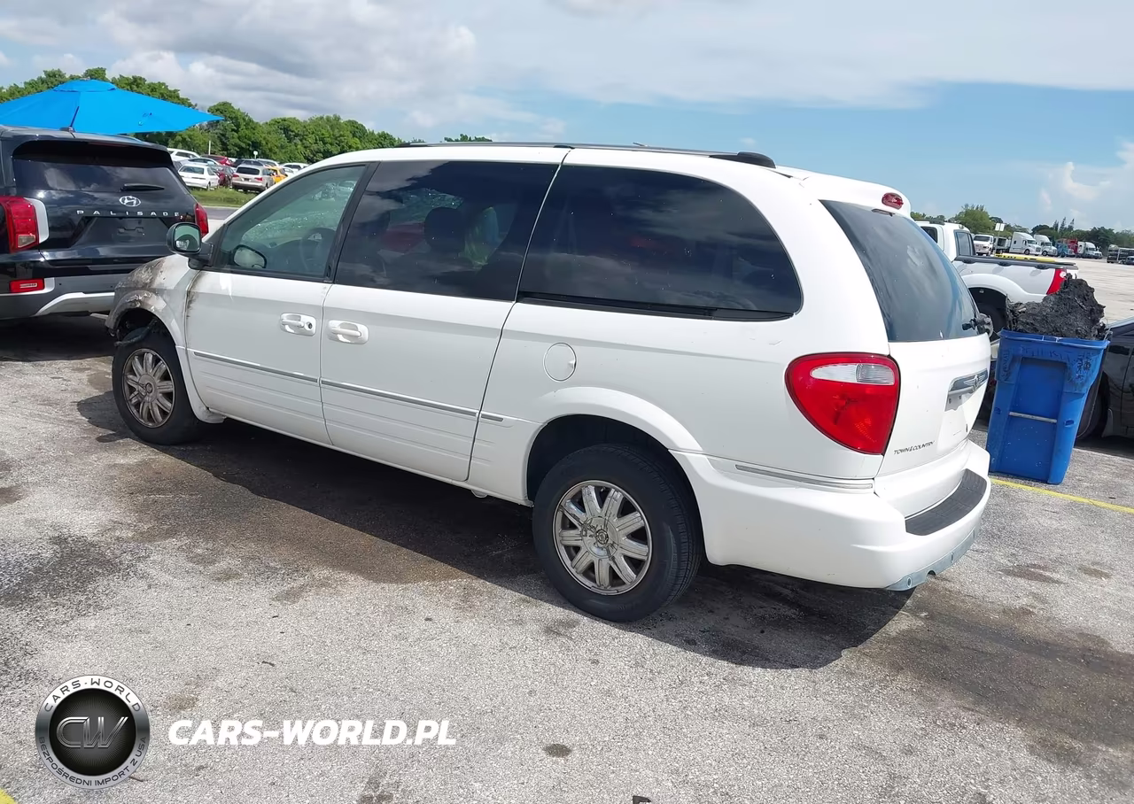 2005 Chrysler Town & Country Limited VIN:2C8GP64L25R279397 - 3