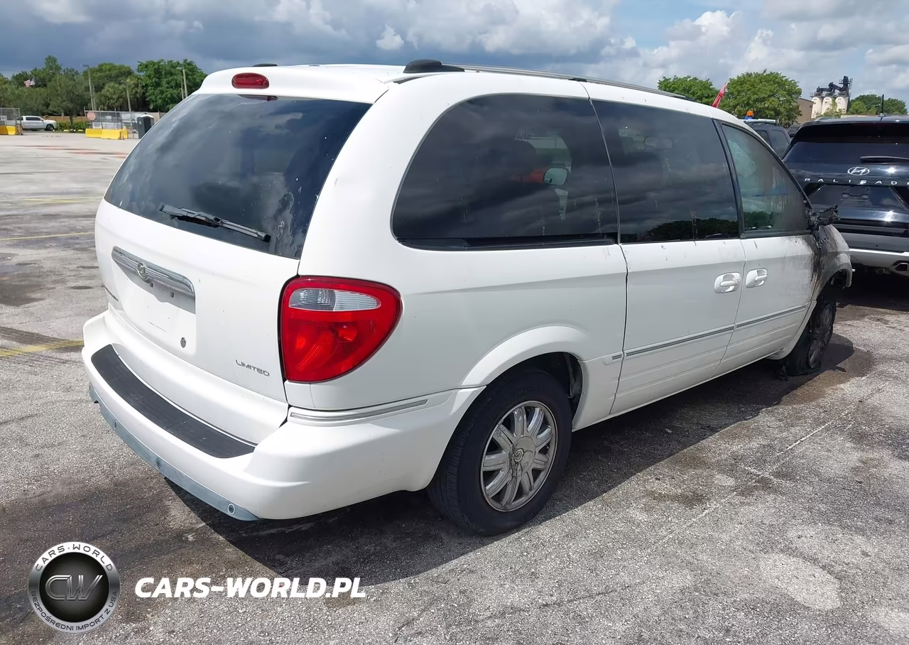 2005 Chrysler Town & Country Limited VIN:2C8GP64L25R279397 - 4