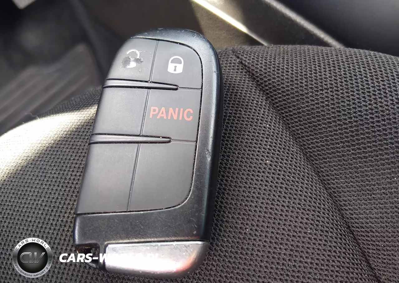 2023 Jeep Renegade Latitude 4X4 VIN:ZACNJDB12PPP70539 - 11