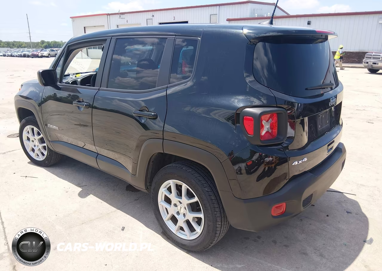 2023 Jeep Renegade Latitude 4X4 VIN:ZACNJDB12PPP70539 - 3