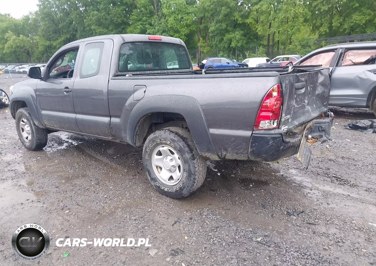 2015 Toyota Tacoma VIN:5TFUX4EN3FX032904 - 3