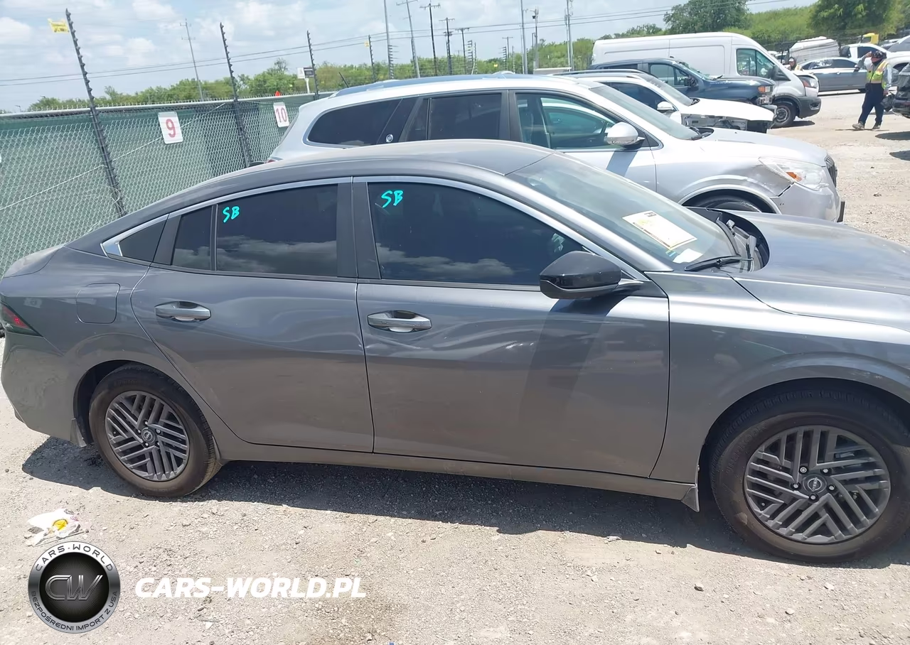 2026 Nissan Sentra Sv VIN:3N1AB9CVXTY238865 - 14