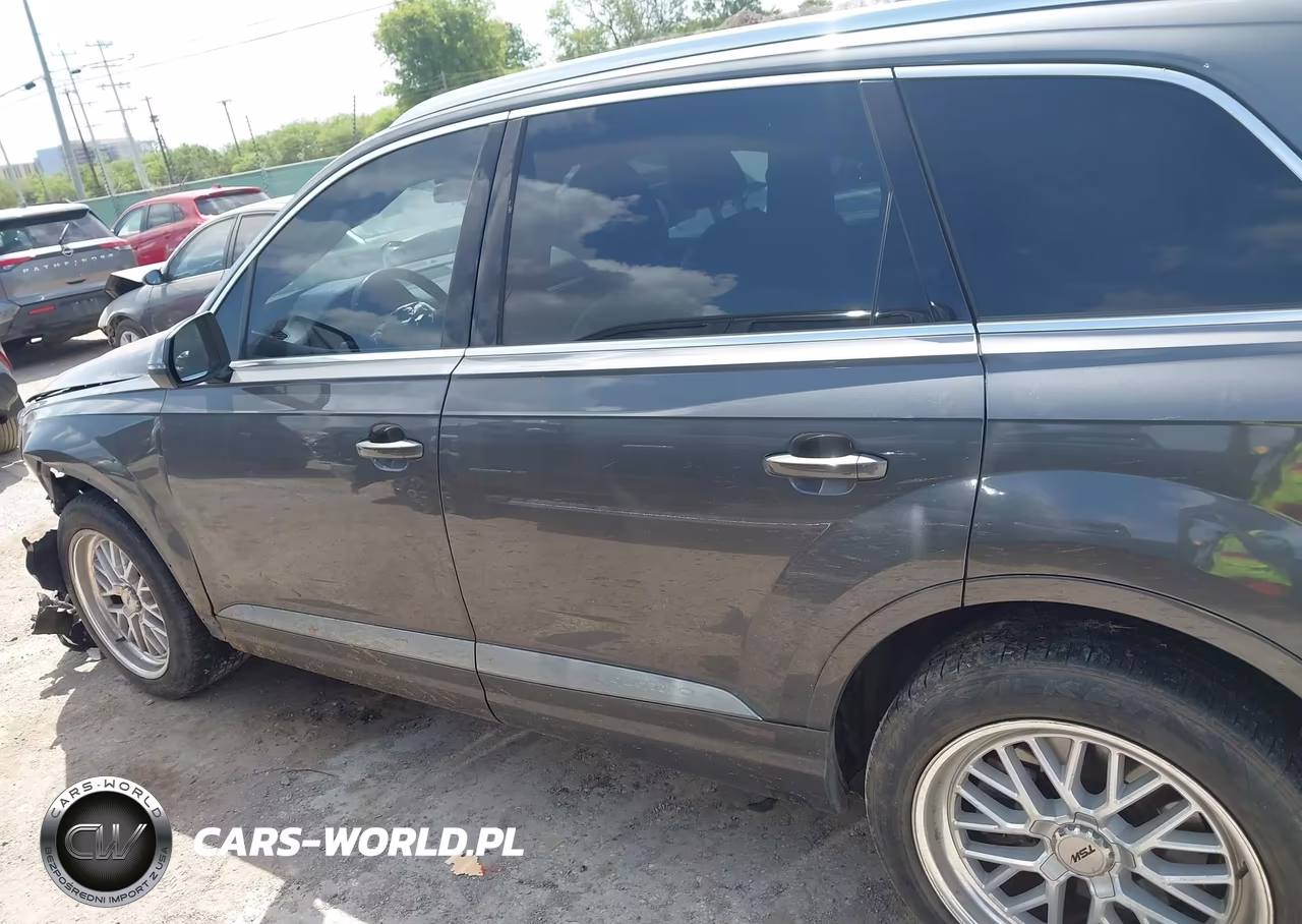 2018 Audi Q7 3.0T Premium VIN:WA1VAAF71JD038631 - 15