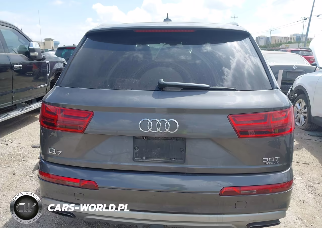2018 Audi Q7 3.0T Premium VIN:WA1VAAF71JD038631 - 17