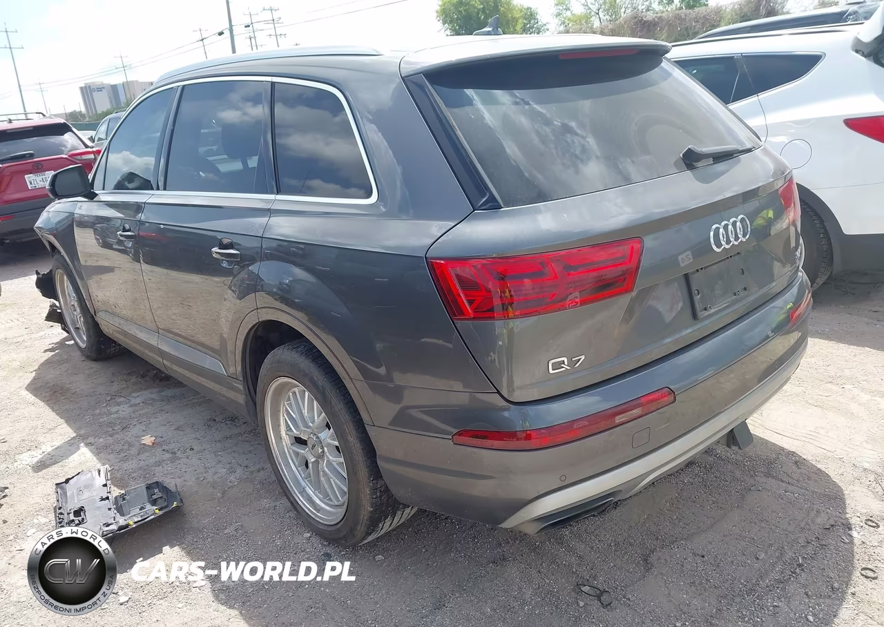 2018 Audi Q7 3.0T Premium VIN:WA1VAAF71JD038631 - 3