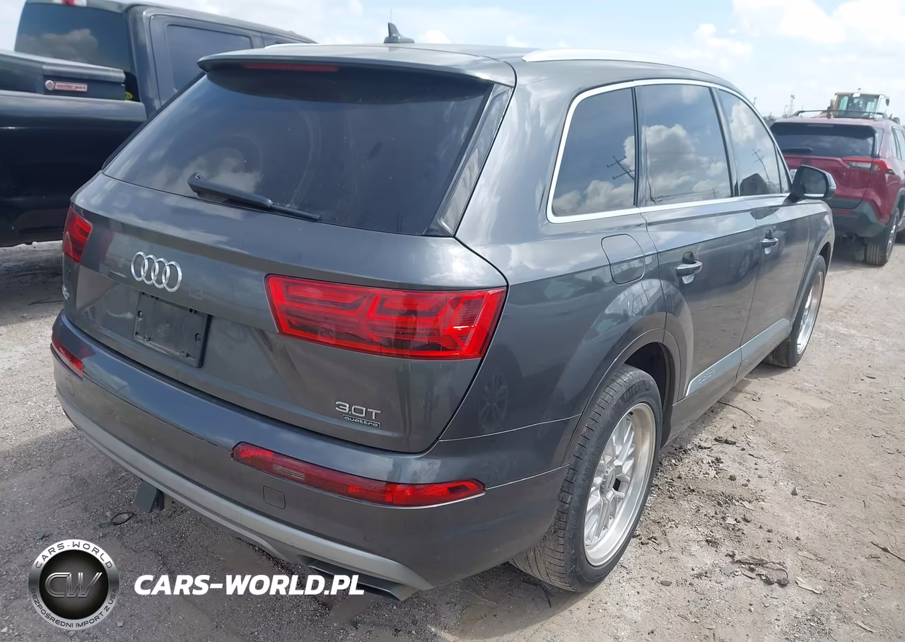 2018 Audi Q7 3.0T Premium VIN:WA1VAAF71JD038631 - 4