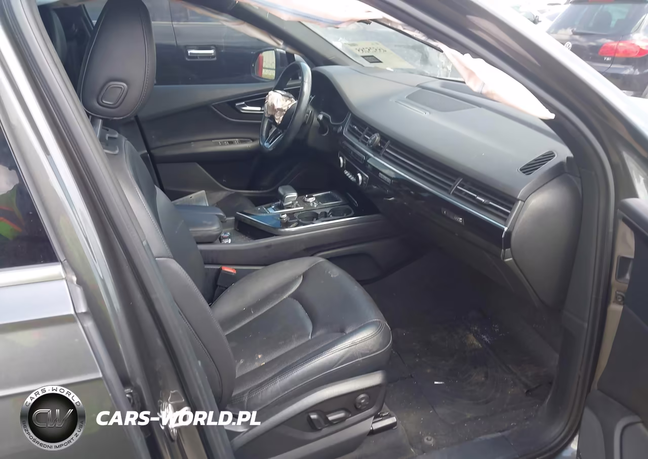 2018 Audi Q7 3.0T Premium VIN:WA1VAAF71JD038631 - 5